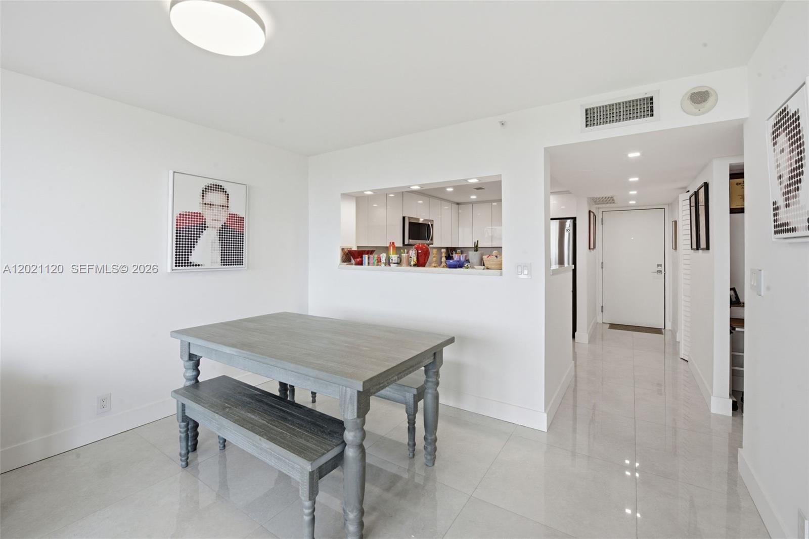 2555 Collins Ave # 1106
