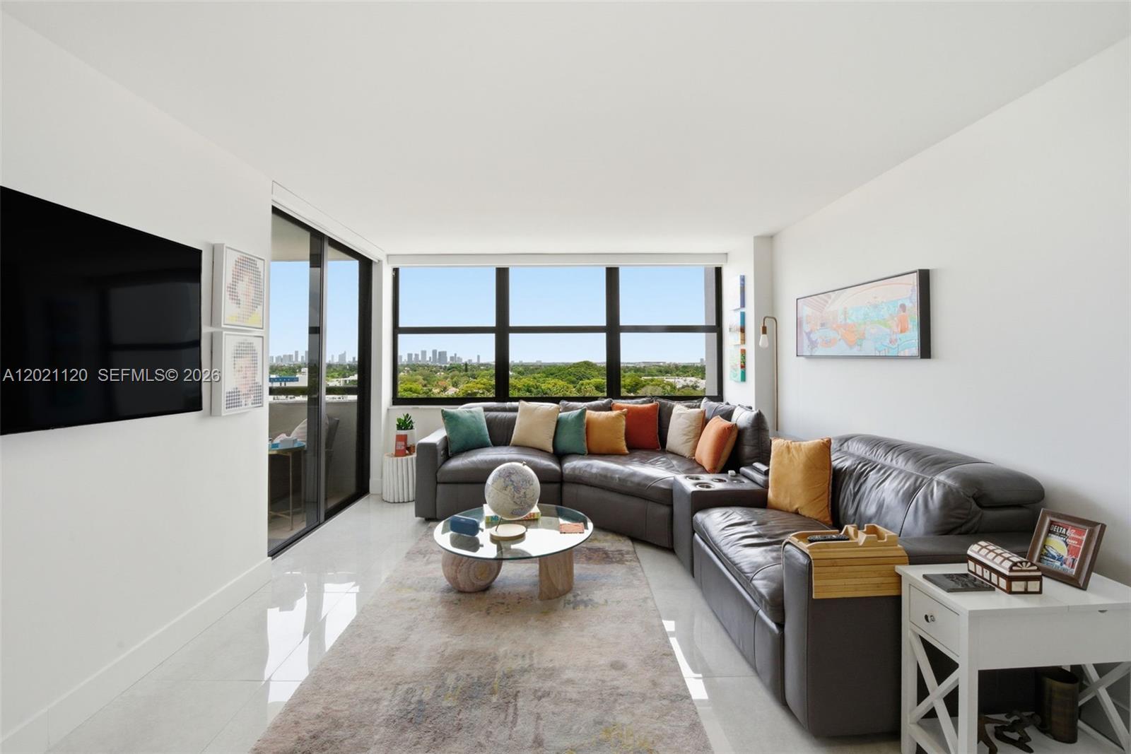 2555 Collins Ave # 1106