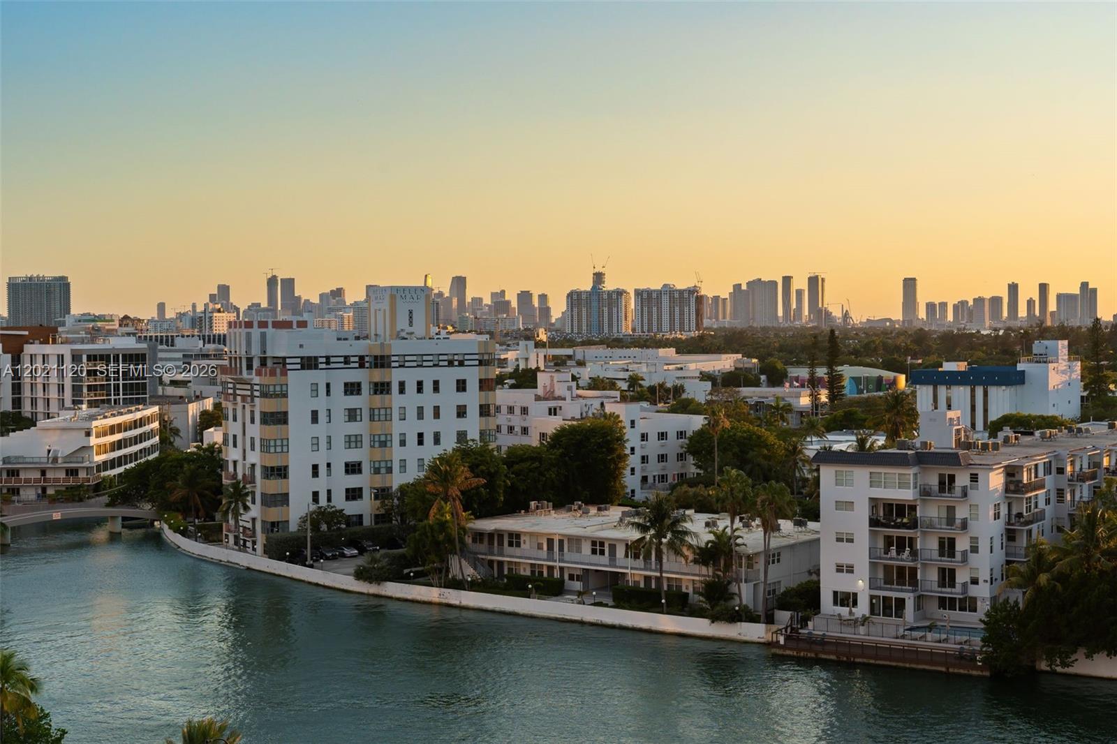 2555 Collins Ave # 1106