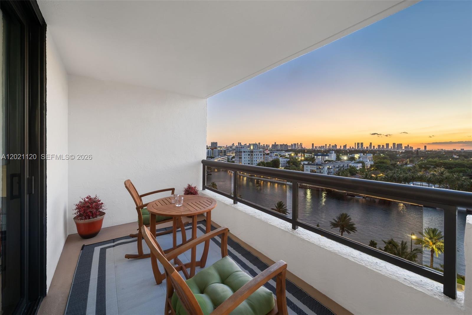 2555 Collins Ave # 1106