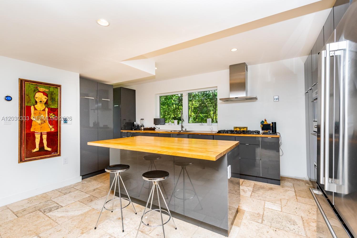 575 W 50th St