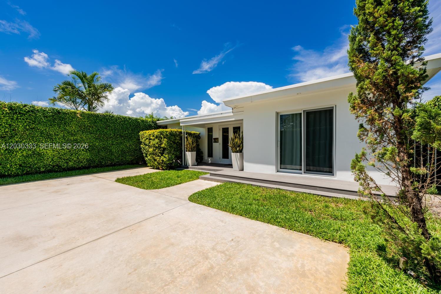 575 W 50th St