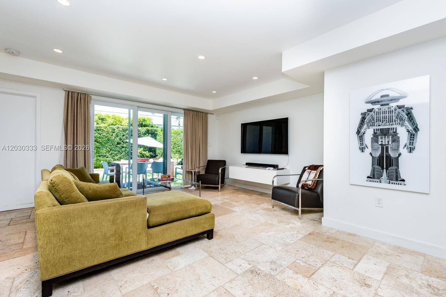 575 W 50th St