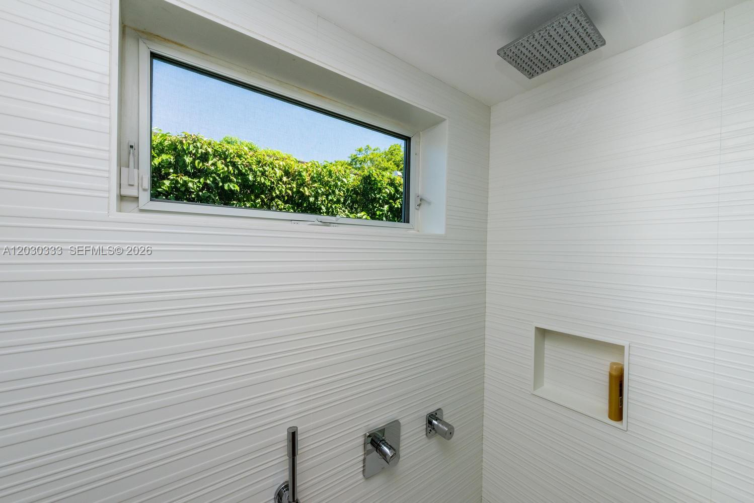 575 W 50th St