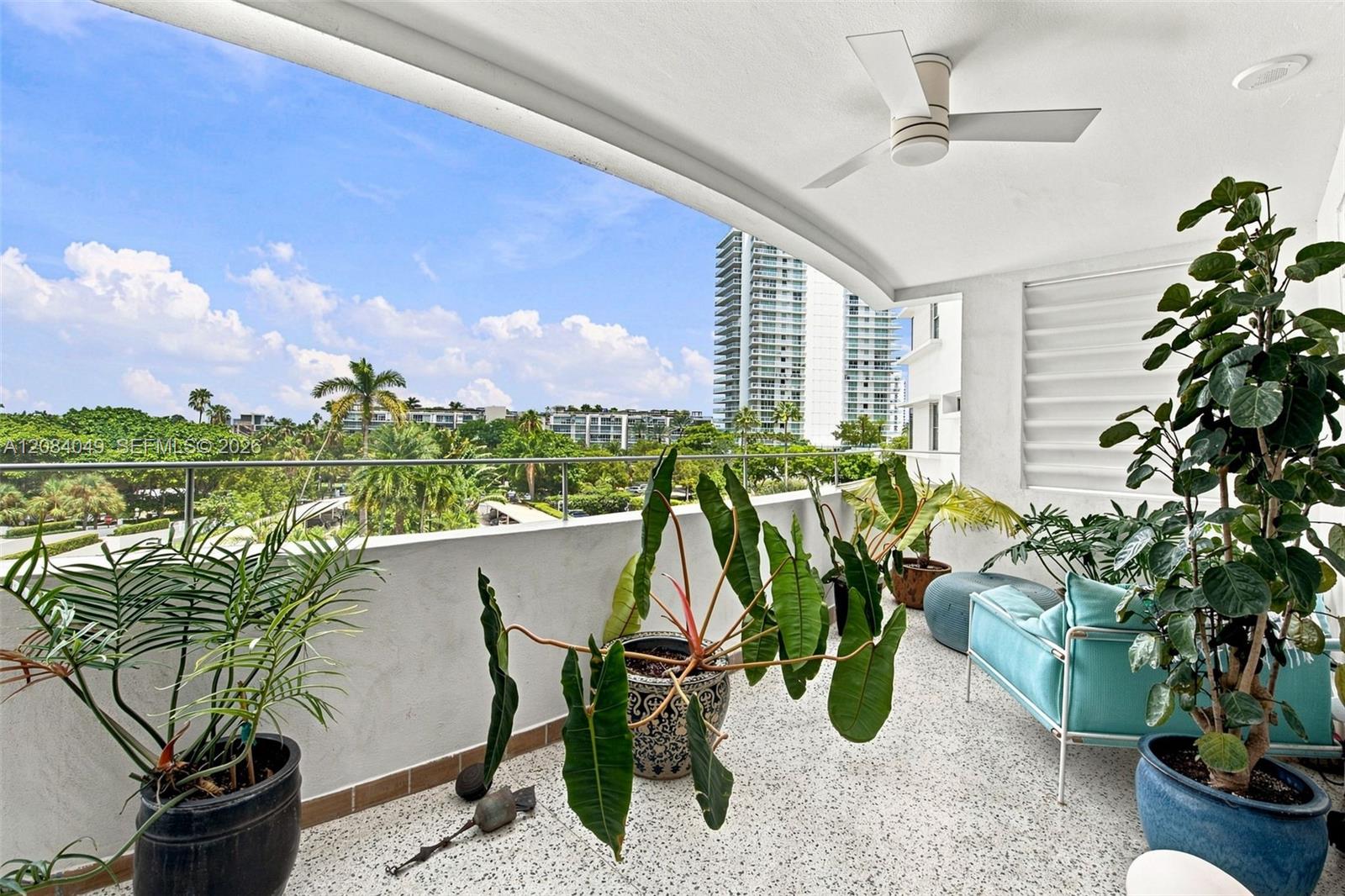 16 Island Ave # 4E