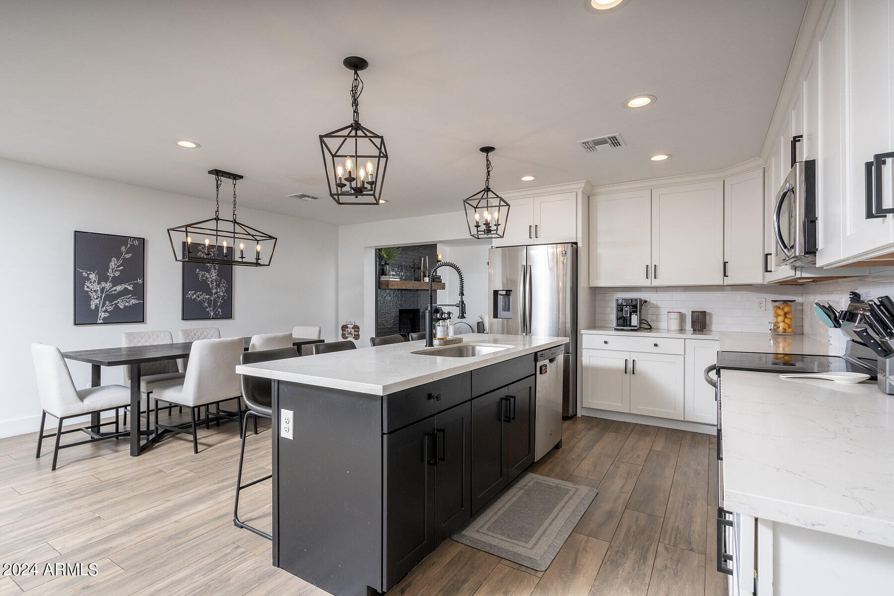 8725 E BONNIE ROSE Avenue