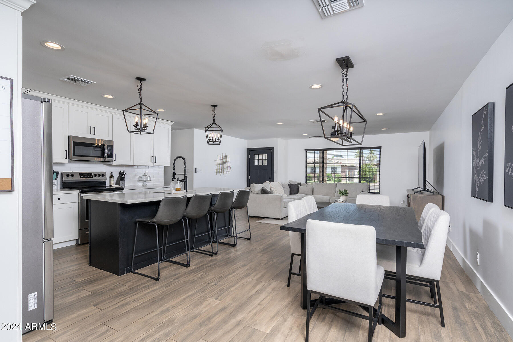 8725 E BONNIE ROSE Avenue