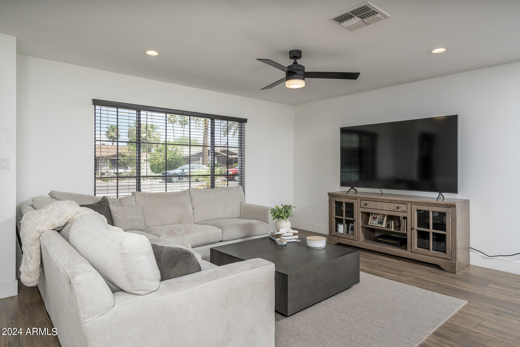 8725 E BONNIE ROSE Avenue