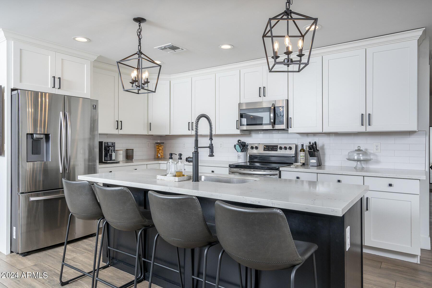 8725 E BONNIE ROSE Avenue