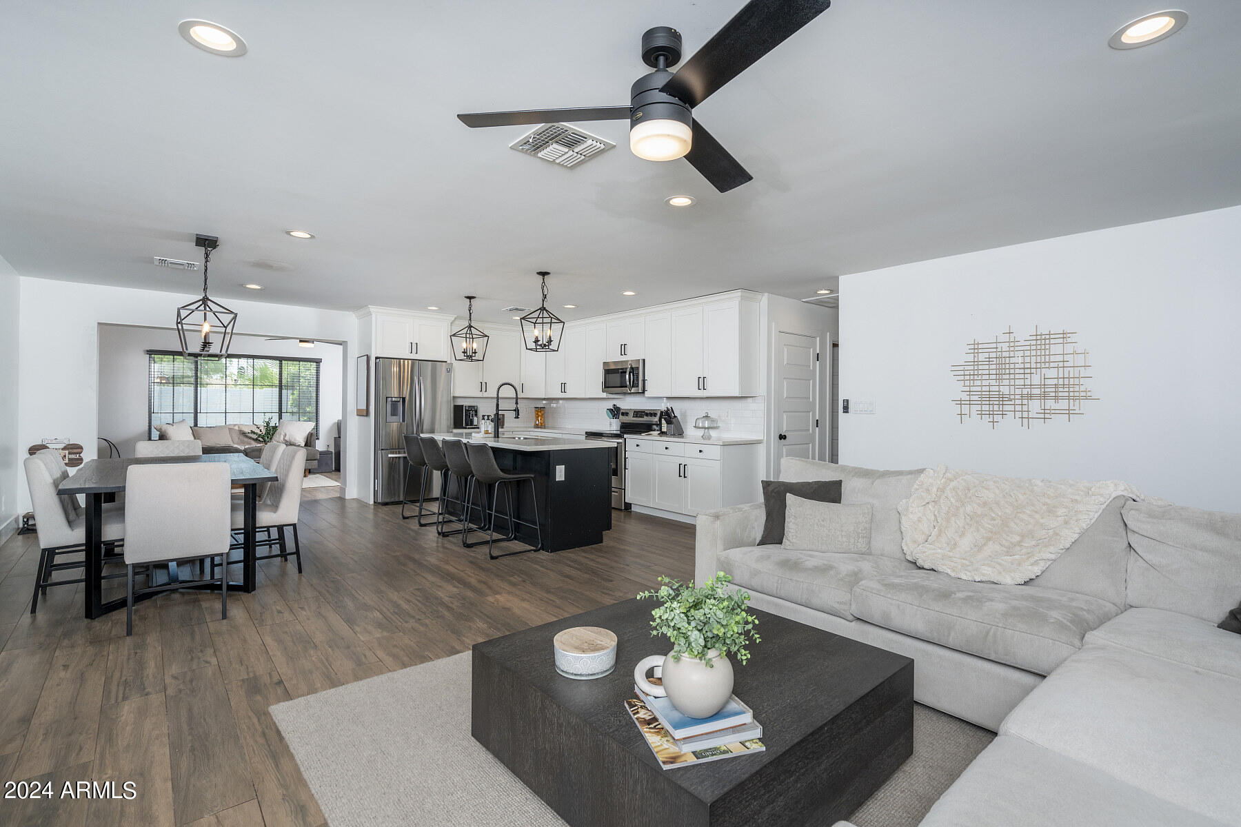 8725 E BONNIE ROSE Avenue