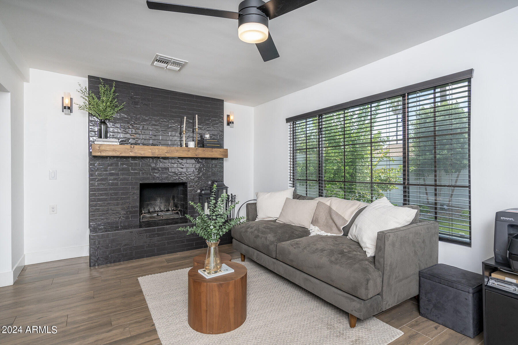 8725 E BONNIE ROSE Avenue