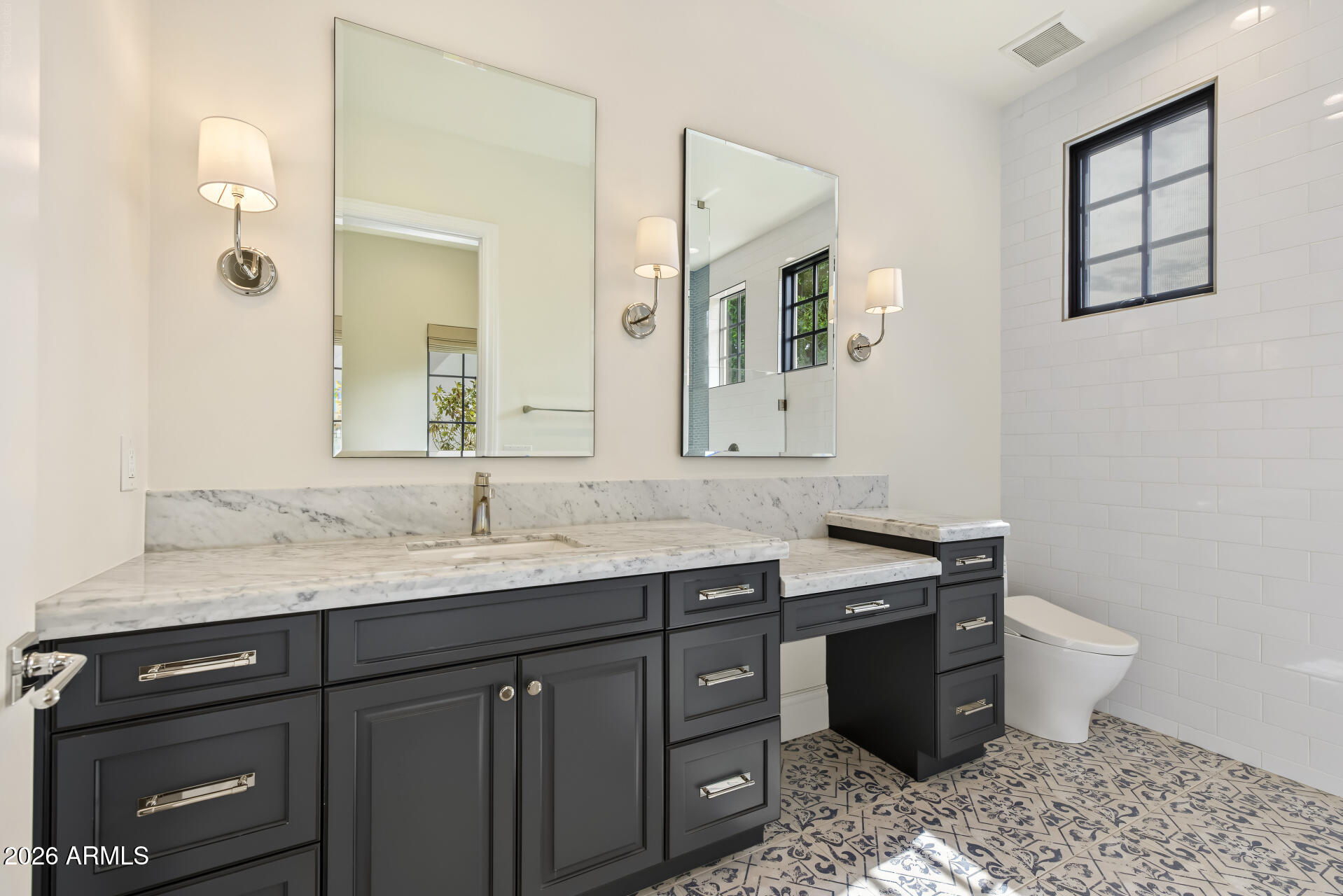 5022 E ORCHID Lane