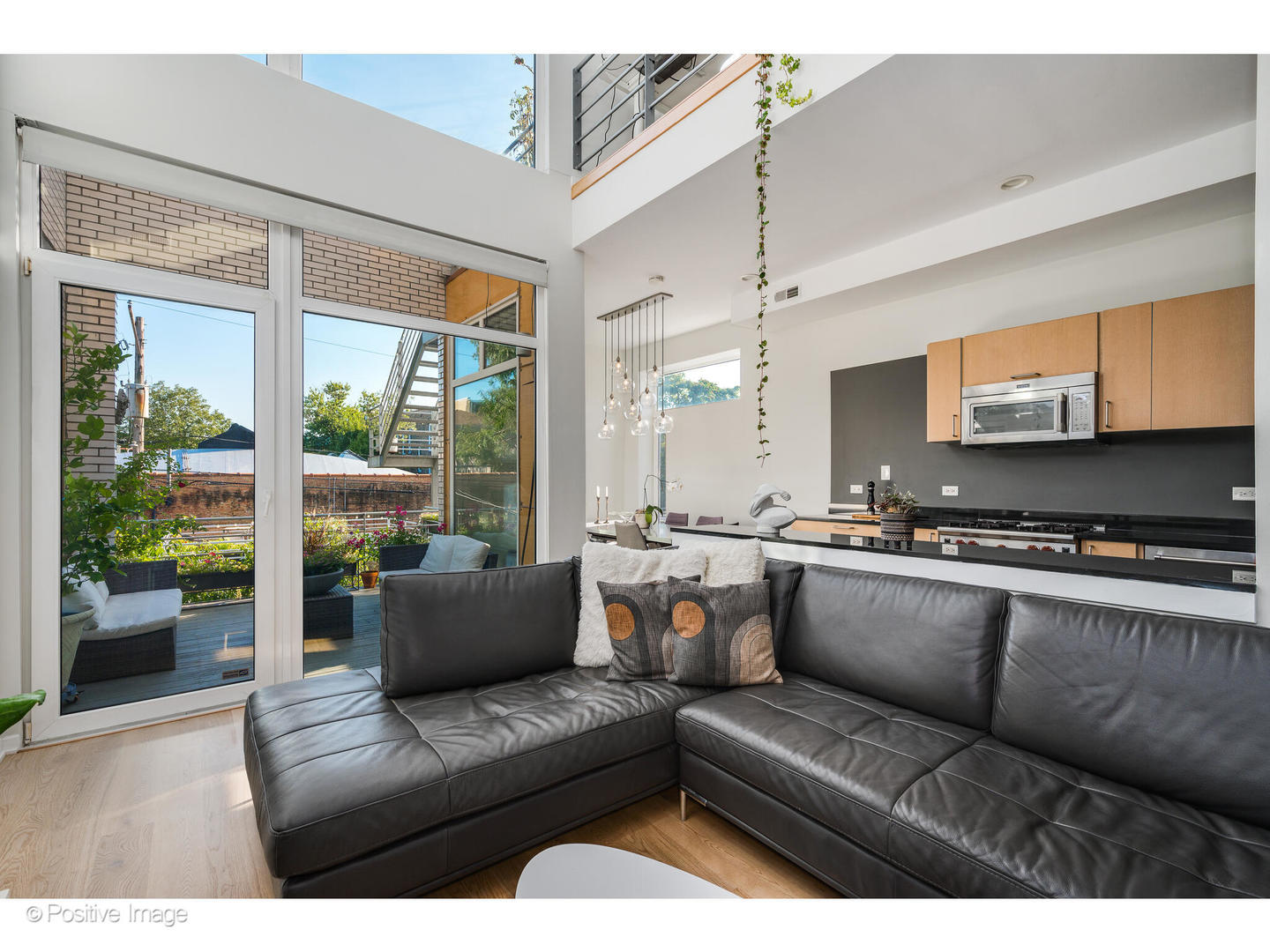 1427 W Erie Street Unit: 2