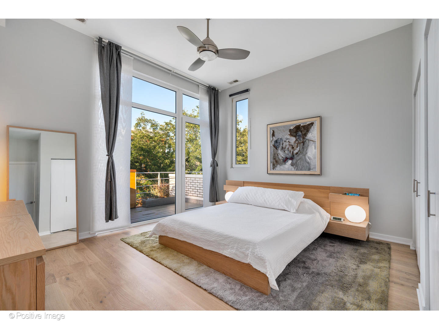 1427 W Erie Street Unit: 2