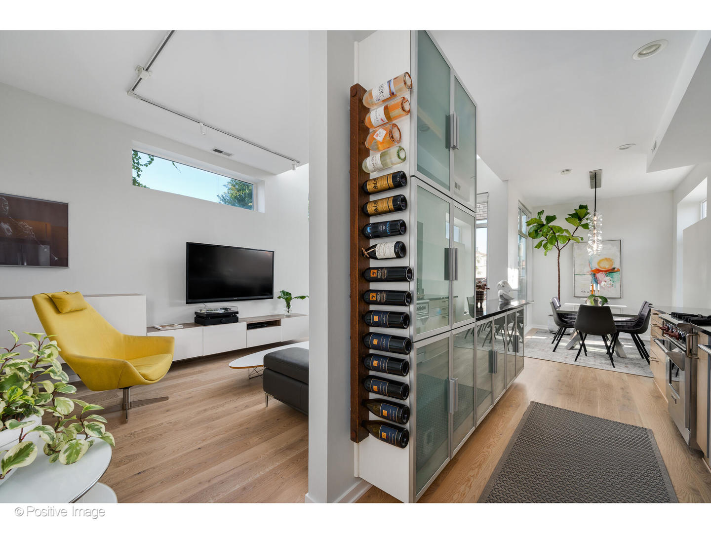 1427 W Erie Street Unit: 2