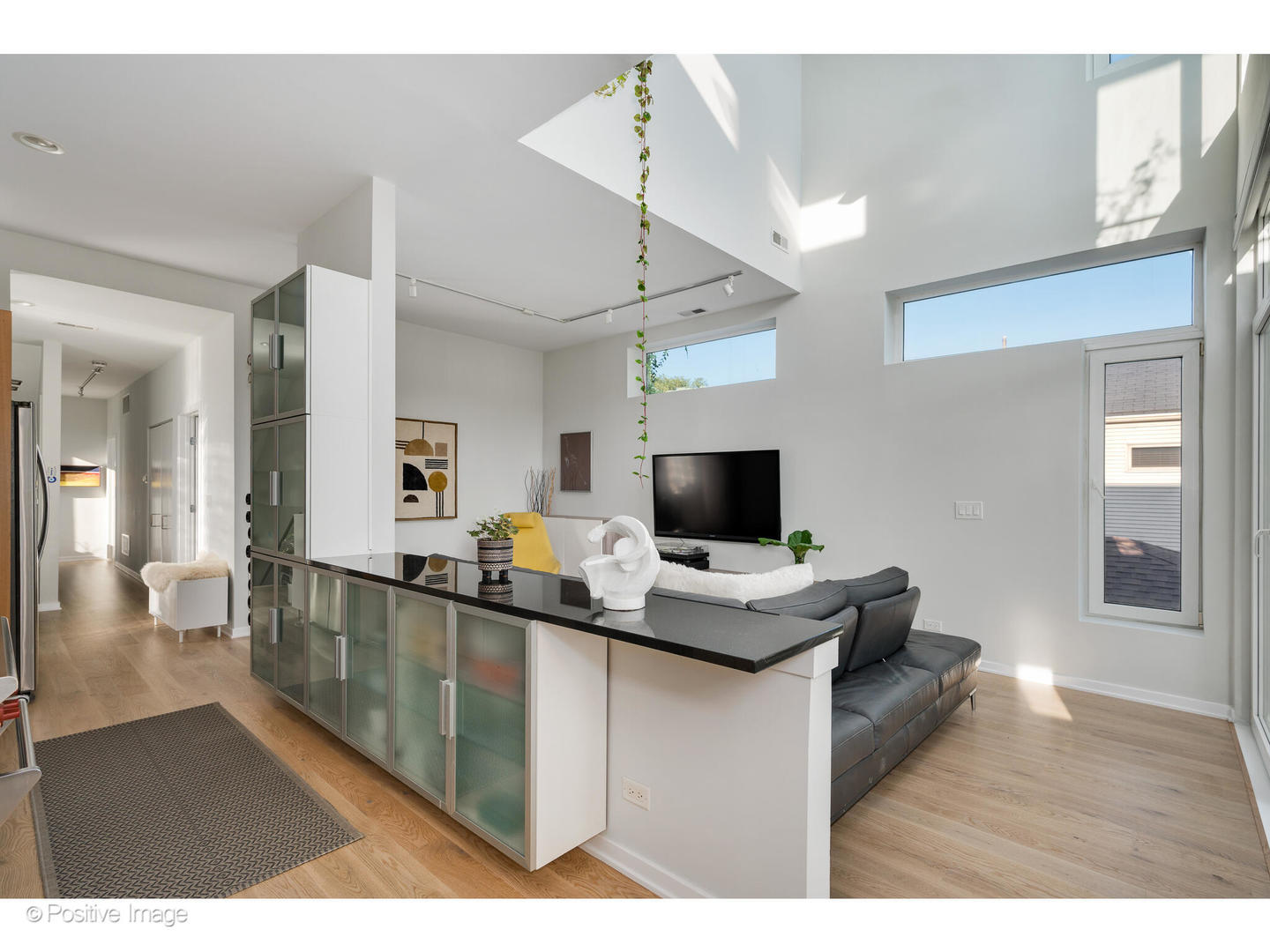 1427 W Erie Street Unit: 2