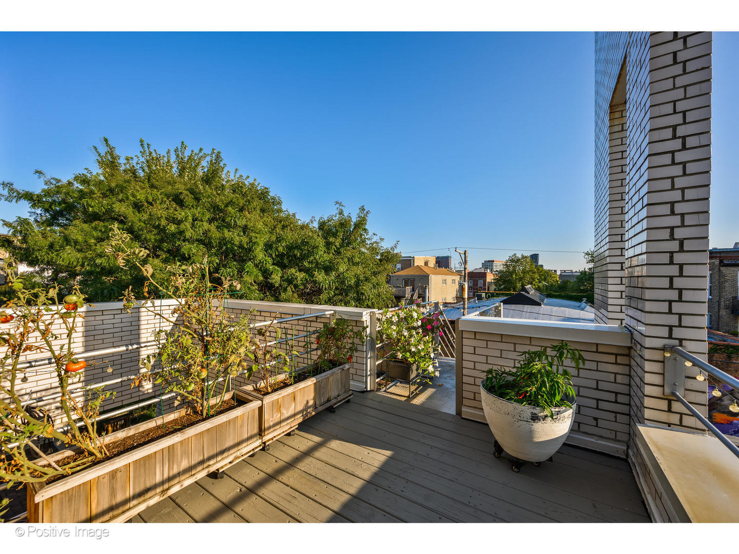 1427 W Erie Street Unit: 2