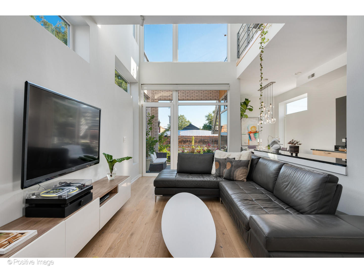 1427 W Erie Street Unit: 2