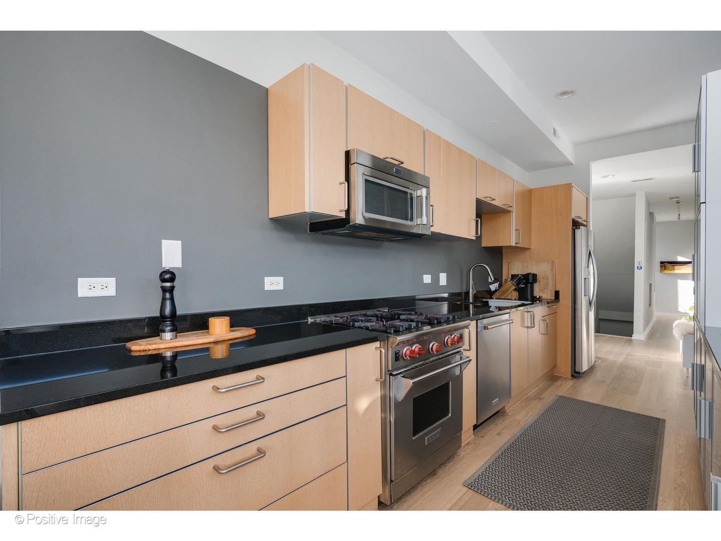 1427 W Erie Street Unit: 2