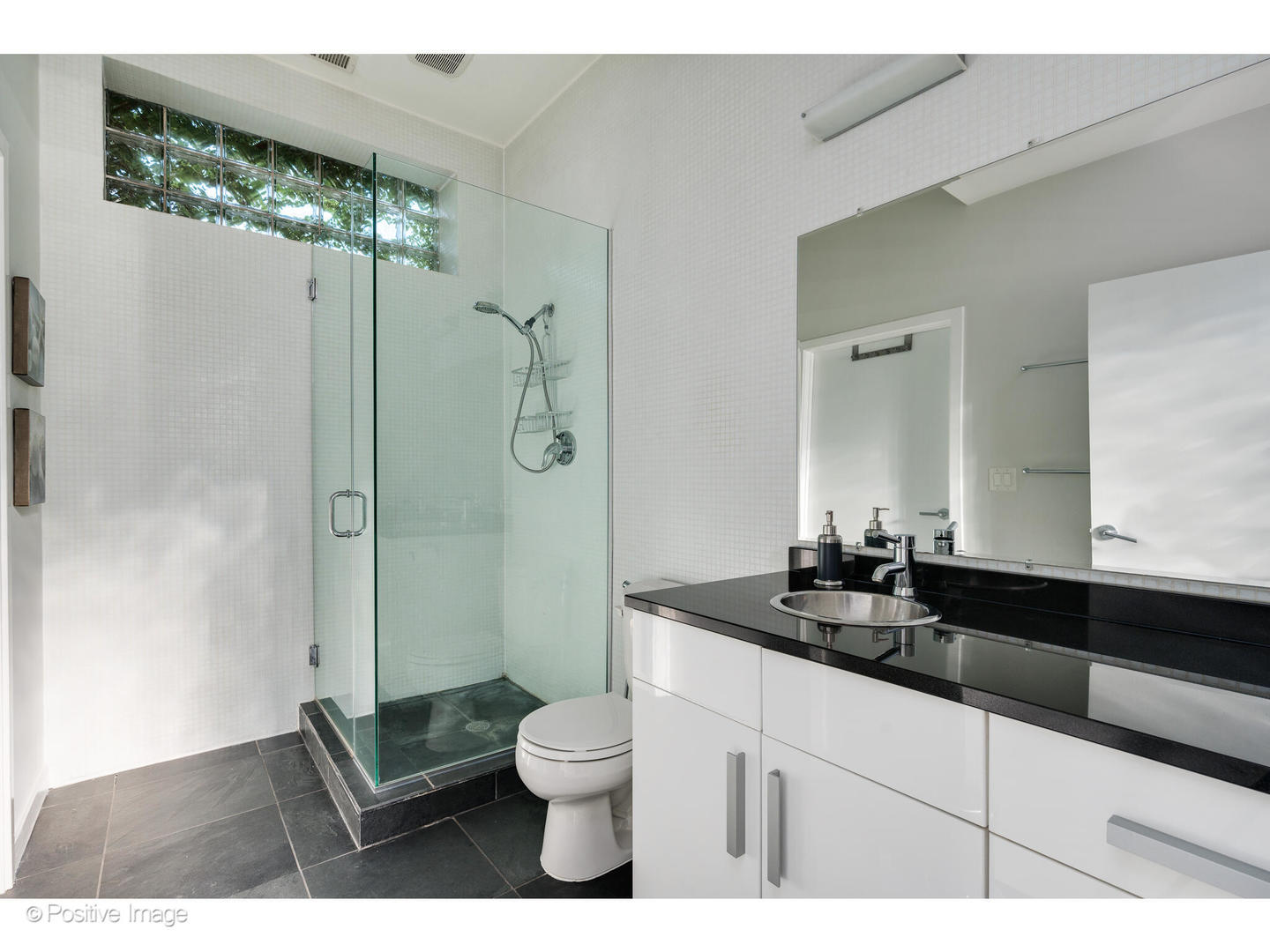 1427 W Erie Street Unit: 2