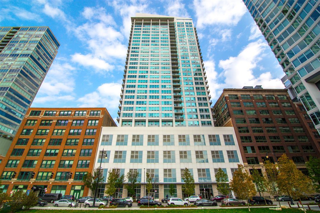 701 S Wells Street Unit: 2204