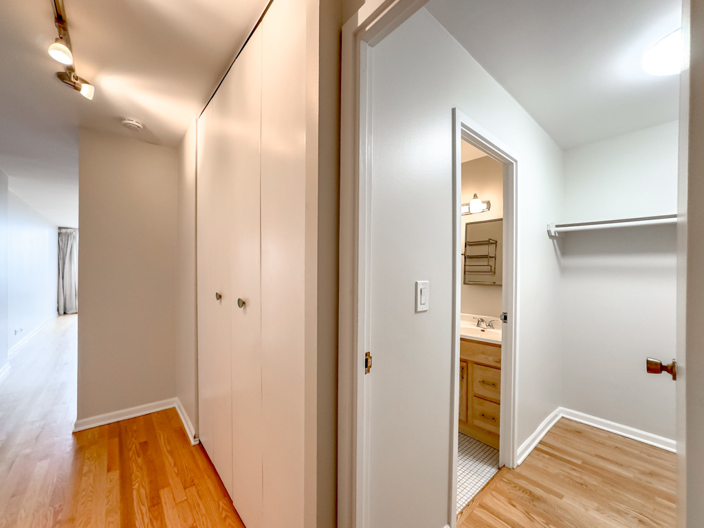 1636 N Wells Street Unit: 3004