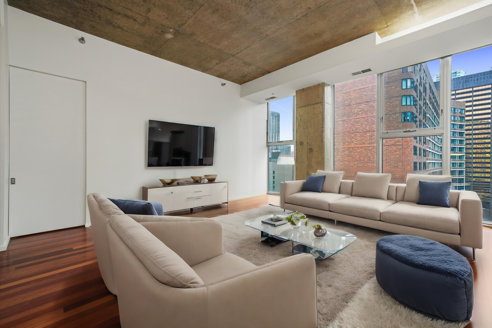 550 N Saint Clair Street Unit: 1703