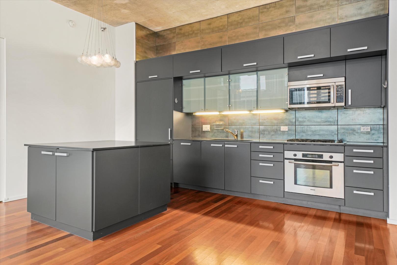 550 N Saint Clair Street Unit: 1703