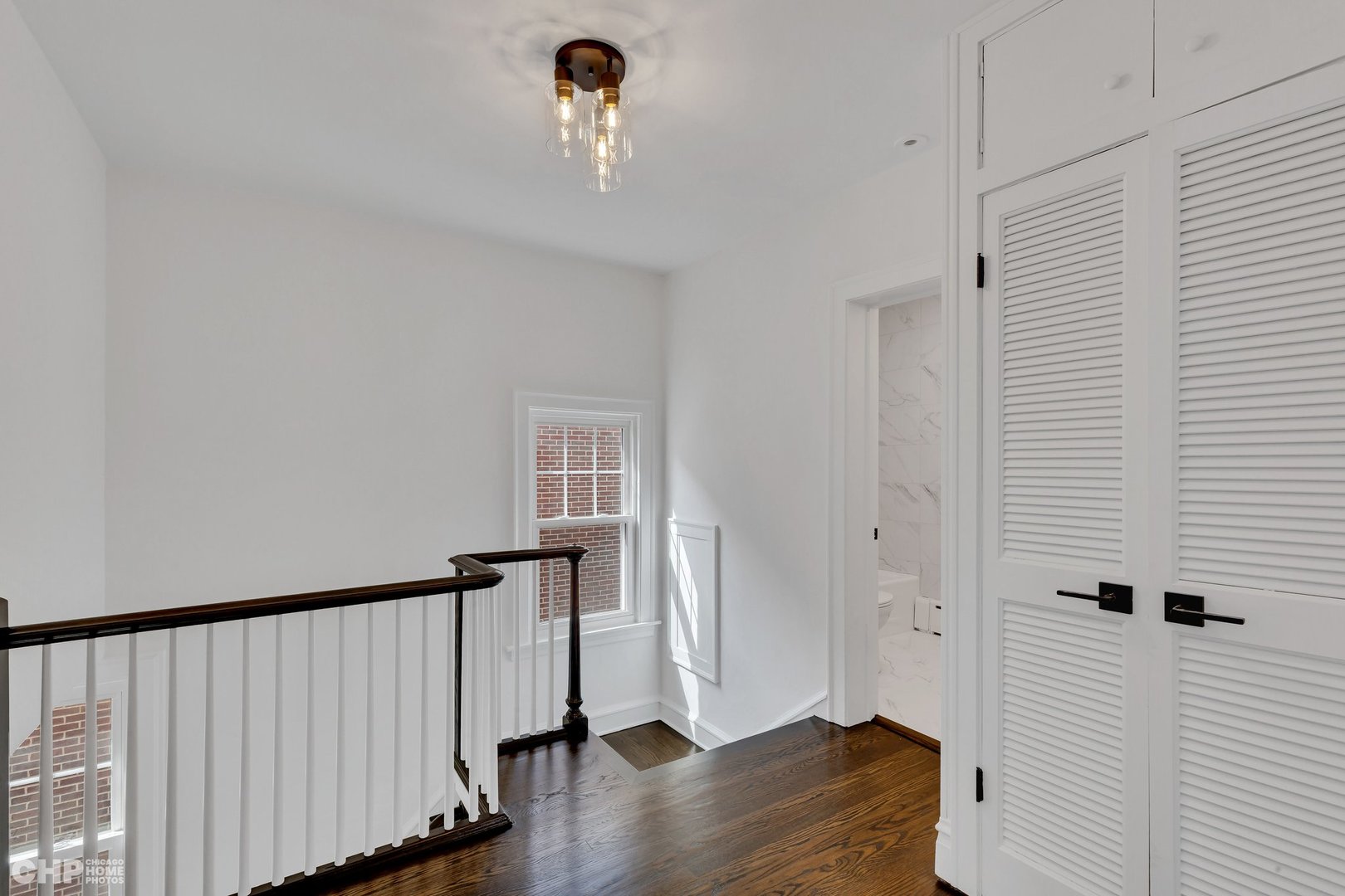 6856 N Ottawa Avenue