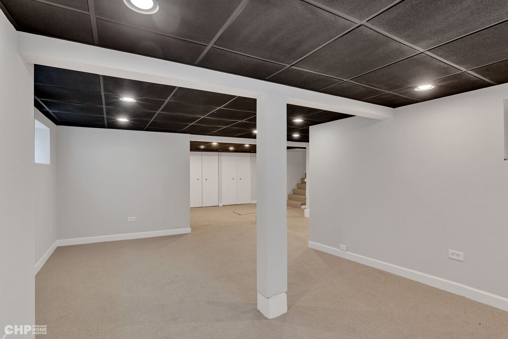 6856 N Ottawa Avenue