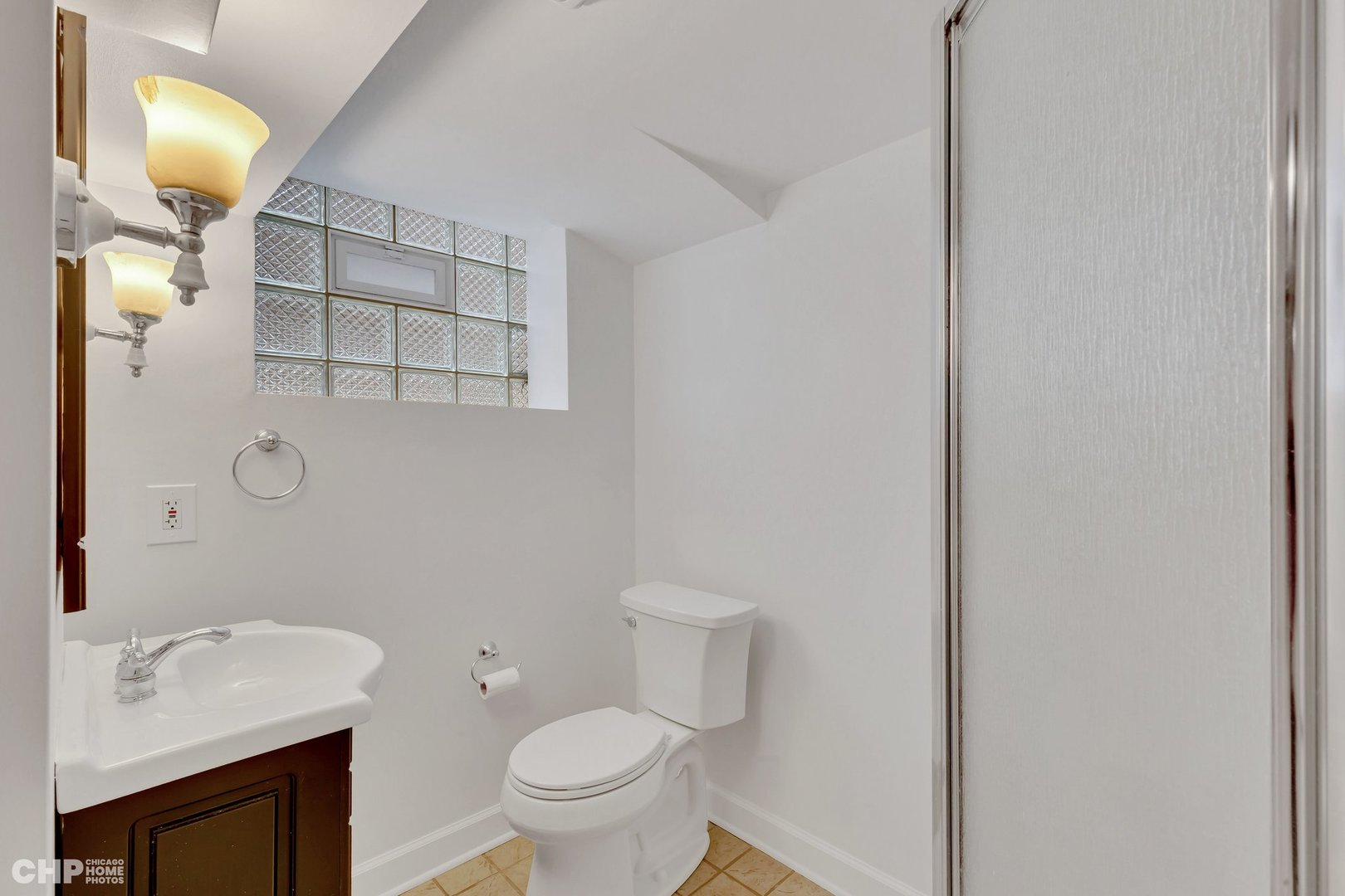 6856 N Ottawa Avenue