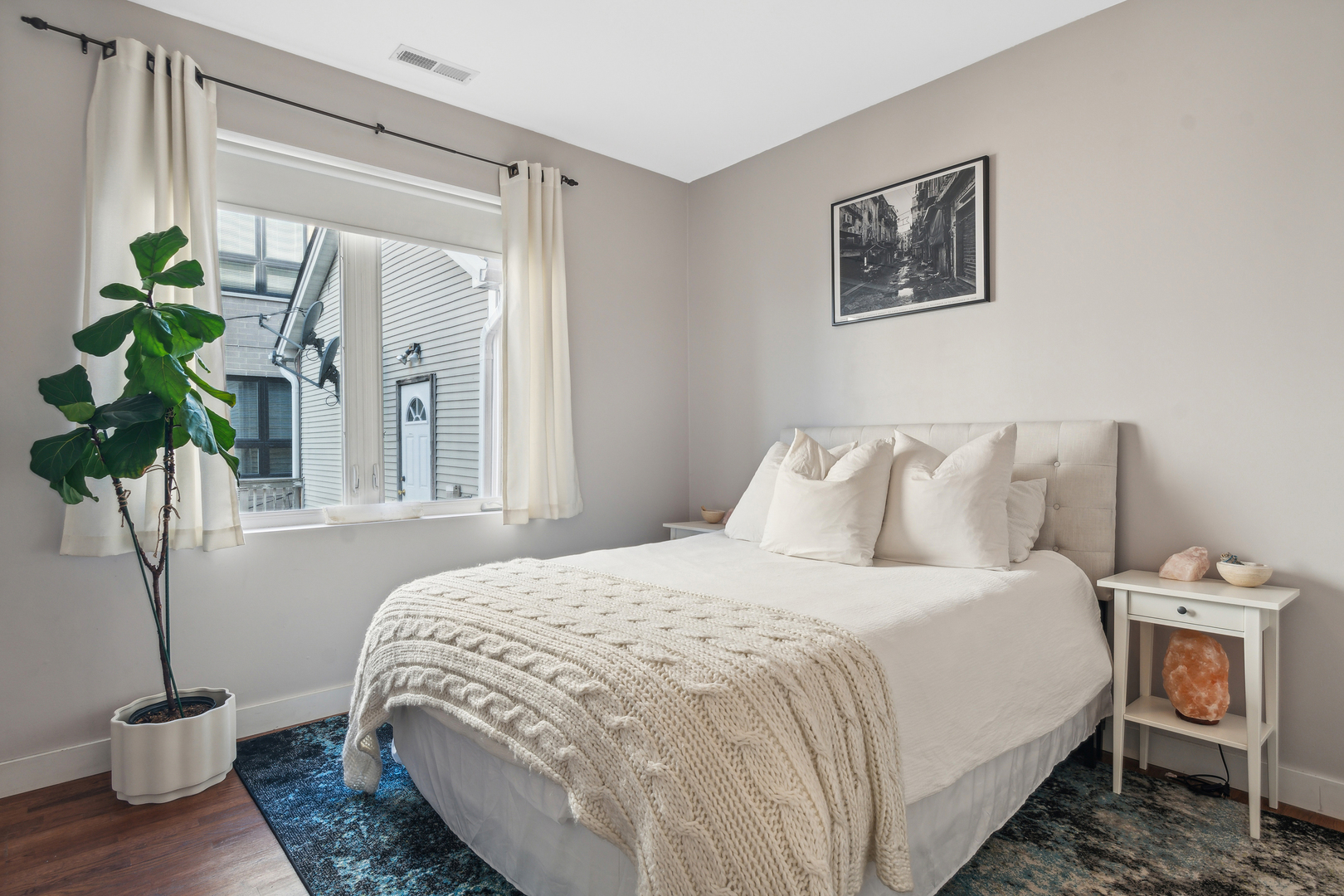 1449 W Grand Avenue Unit: 2W