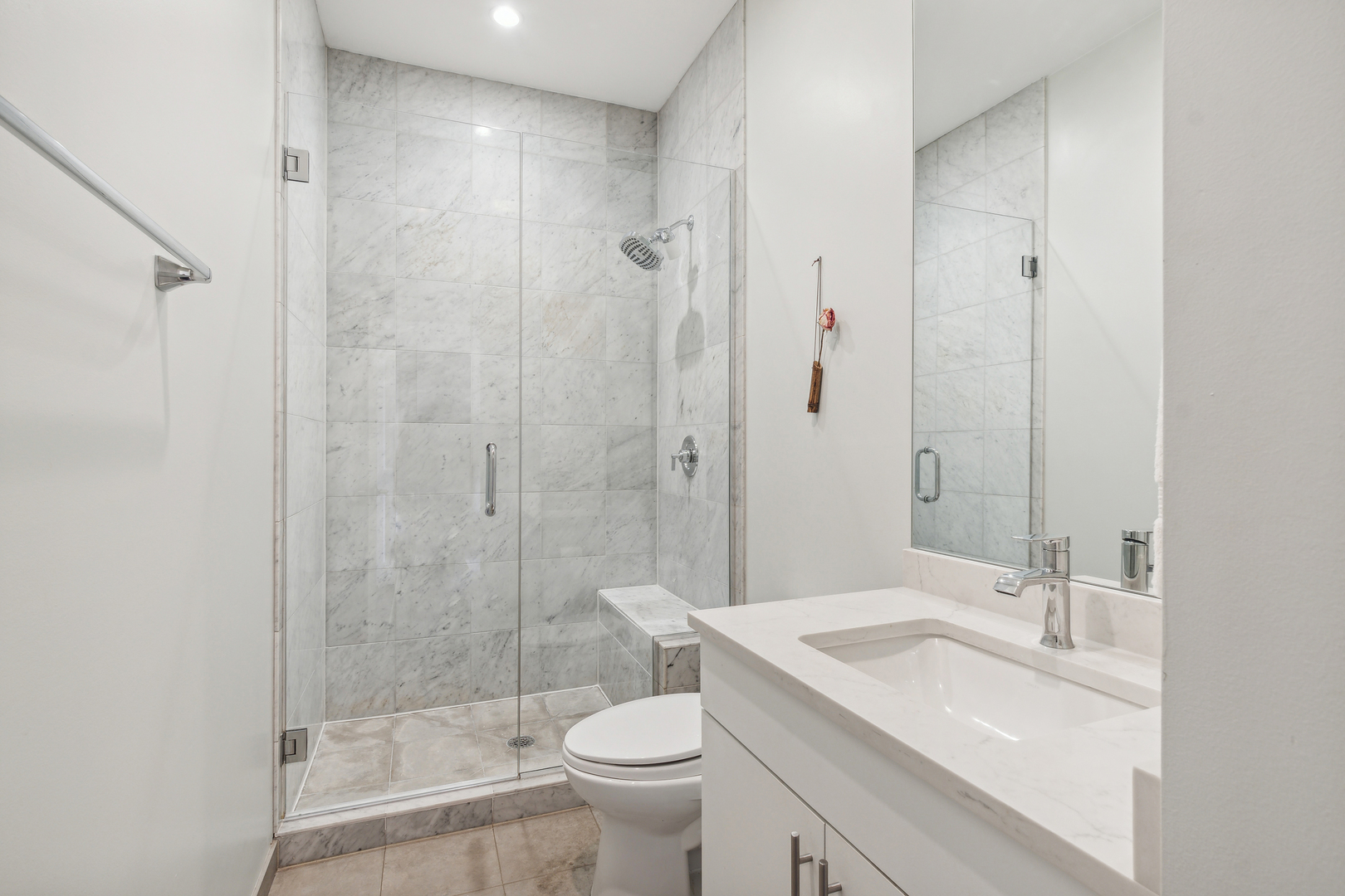 1449 W Grand Avenue Unit: 2W