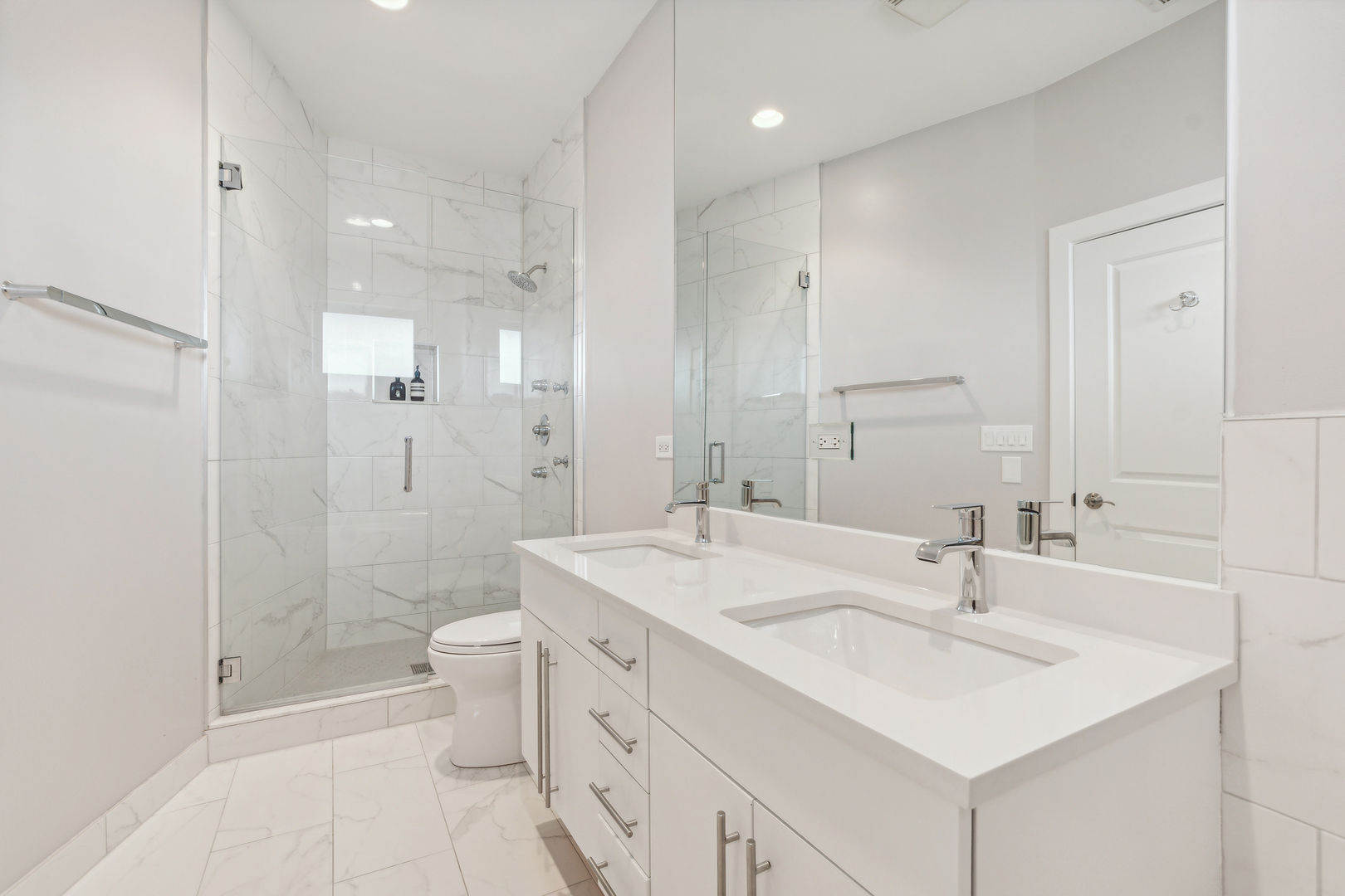 1449 W Grand Avenue Unit: 2W