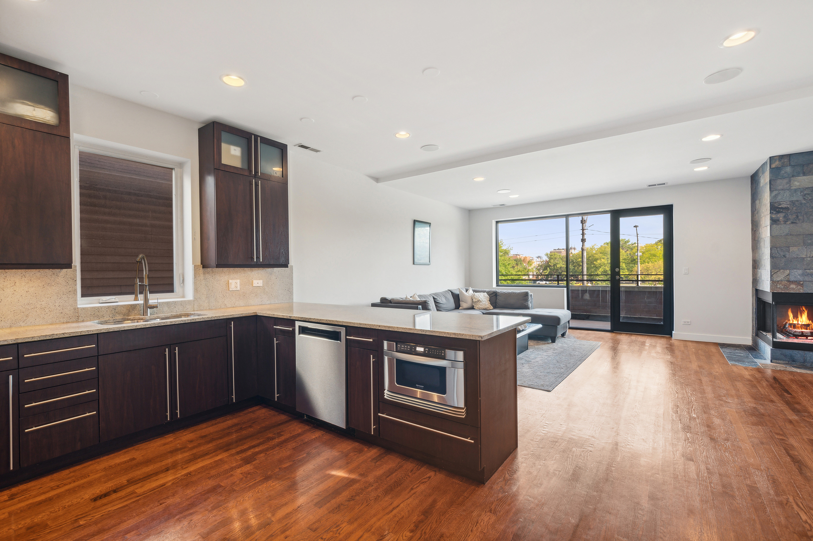 1449 W Grand Avenue Unit: 2W