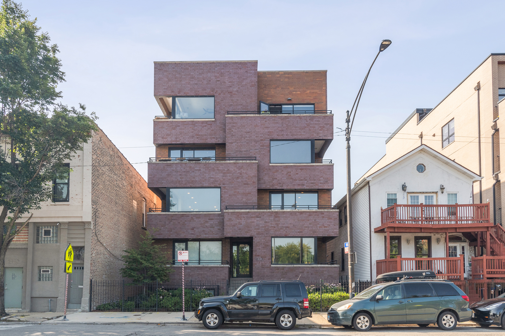 1449 W Grand Avenue Unit: 2W