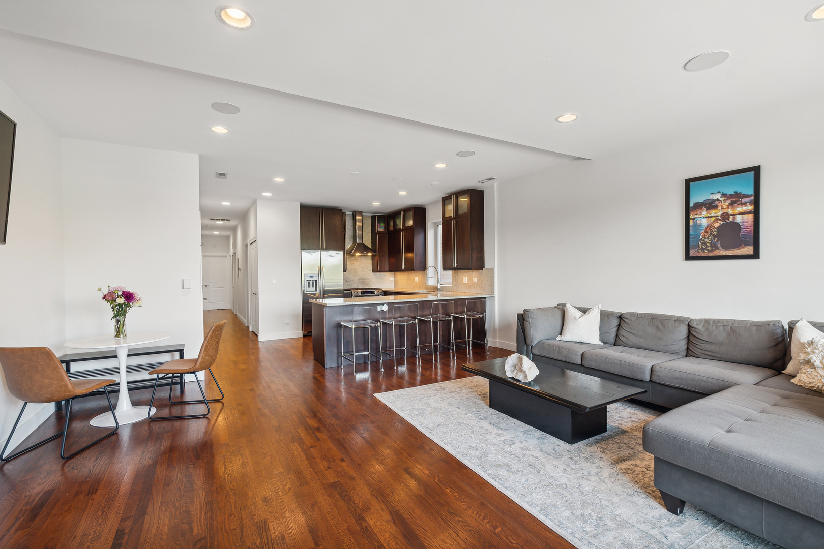 1449 W Grand Avenue Unit: 2W