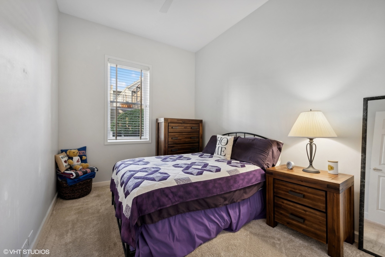 2730 N Racine Avenue Unit: 1N