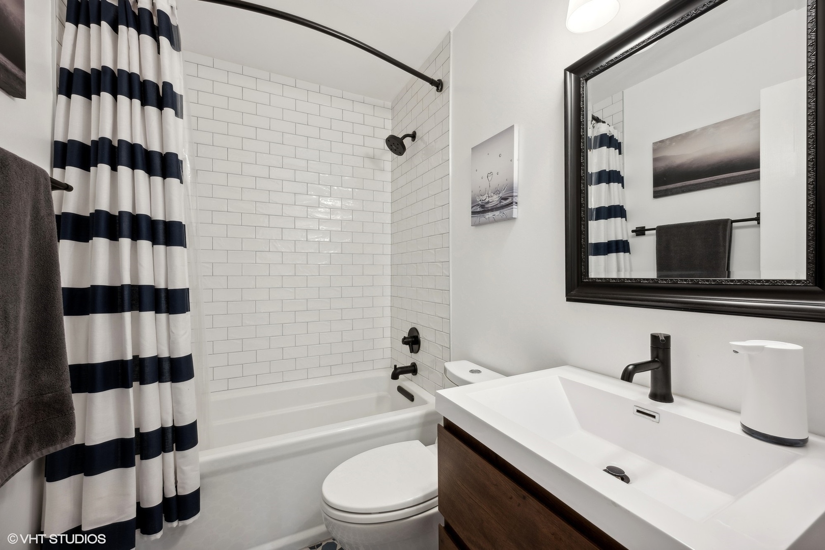 2730 N Racine Avenue Unit: 1N