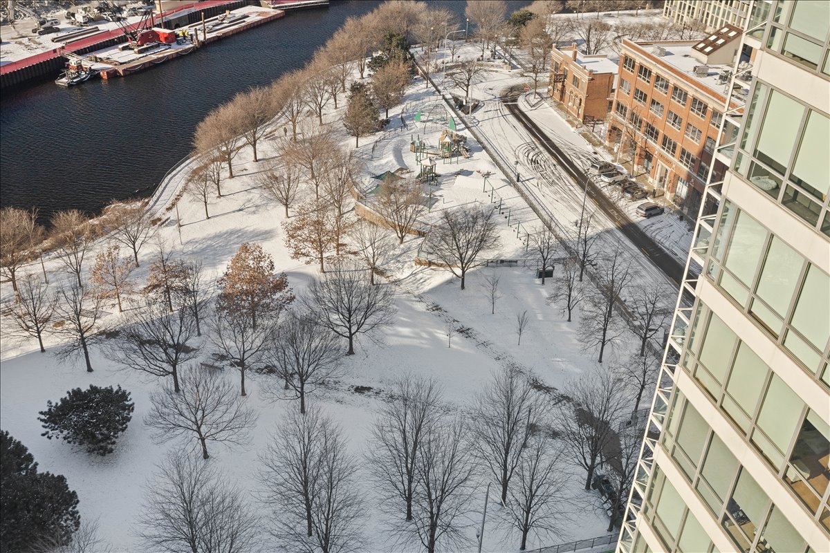 645 N Kingsbury Street Unit: 1801