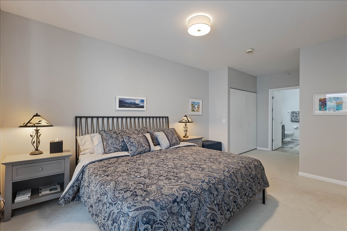 645 N Kingsbury Street Unit: 1801