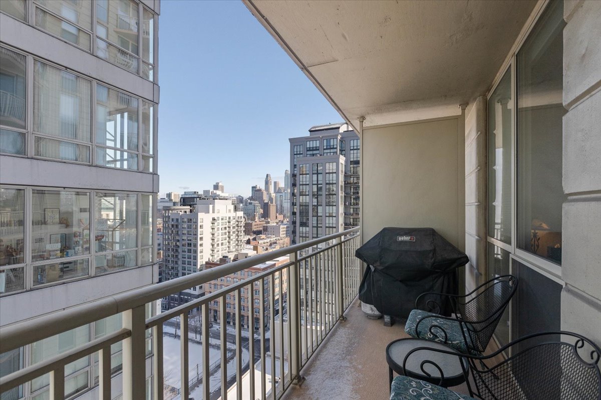 645 N Kingsbury Street Unit: 1801