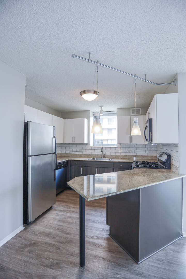 180 N Jefferson Street Unit: 1503