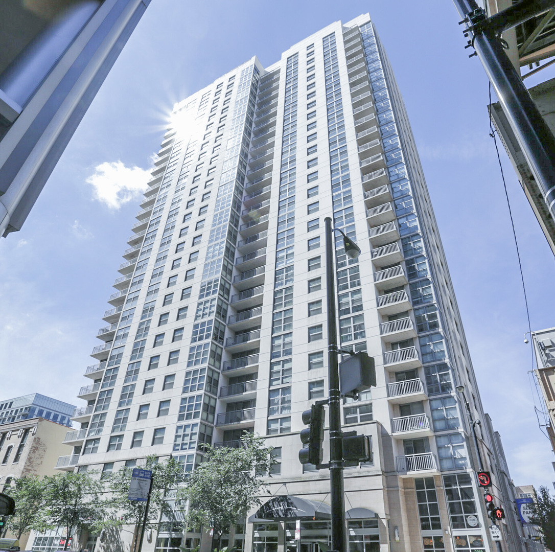 180 N Jefferson Street Unit: 1503