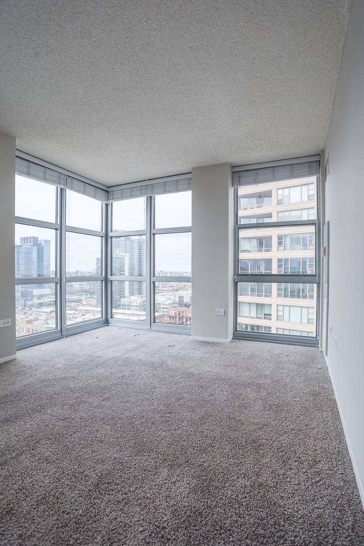 180 N Jefferson Street Unit: 1503