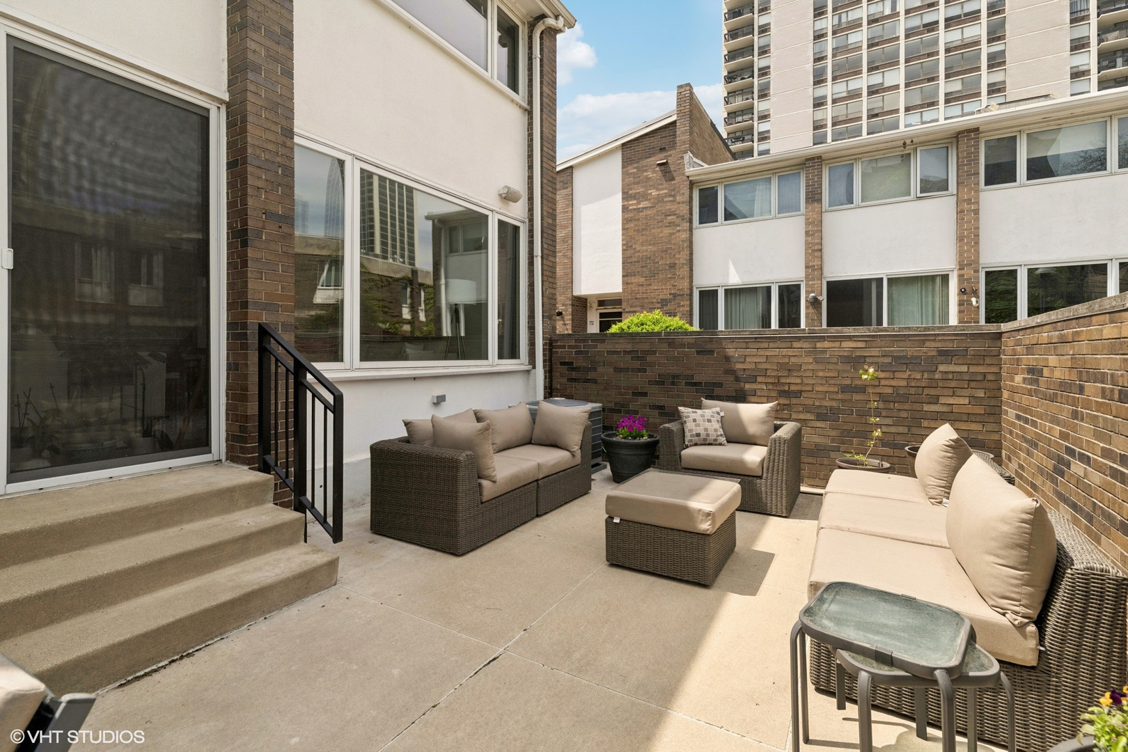 58 W Schiller Street