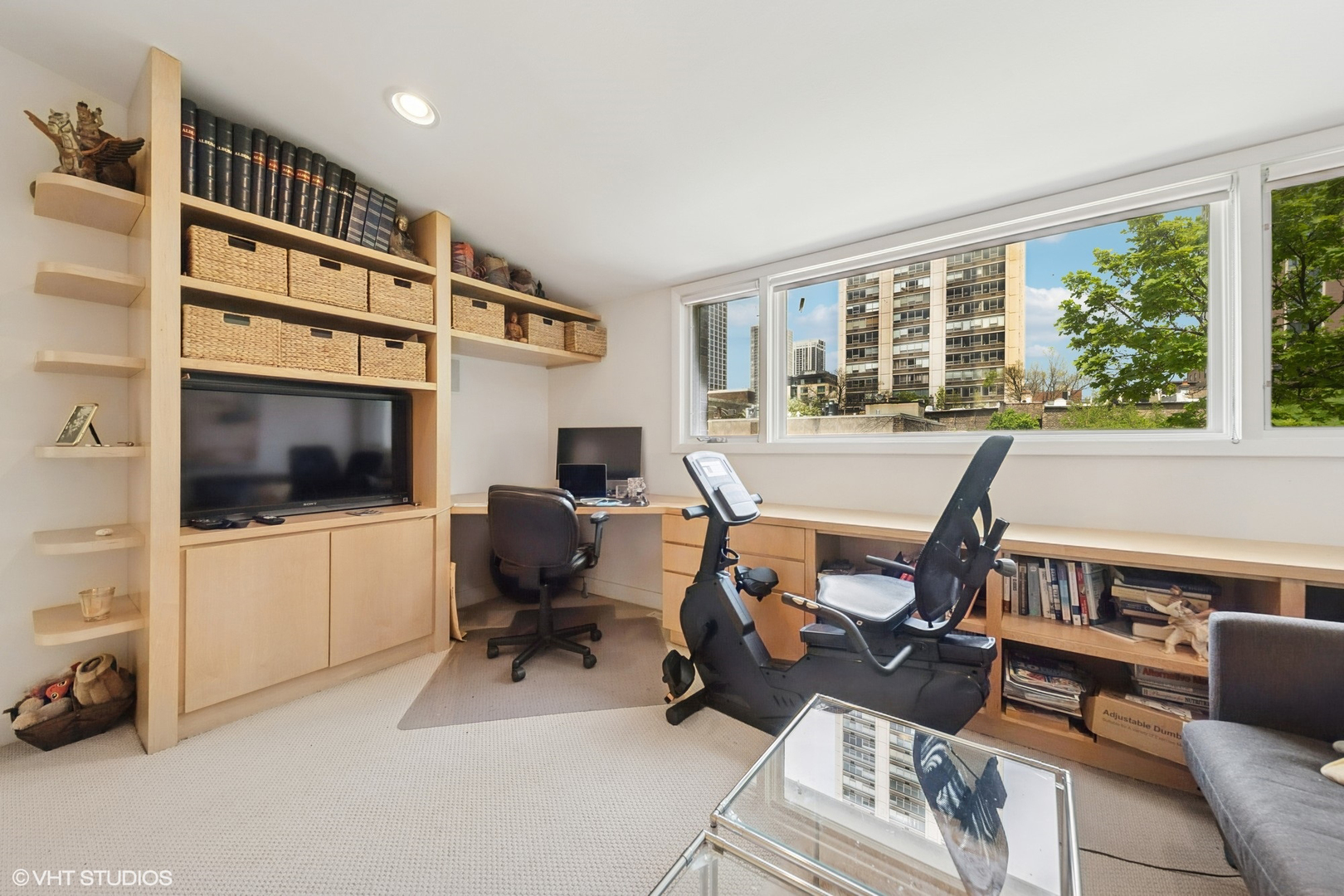 58 W Schiller Street