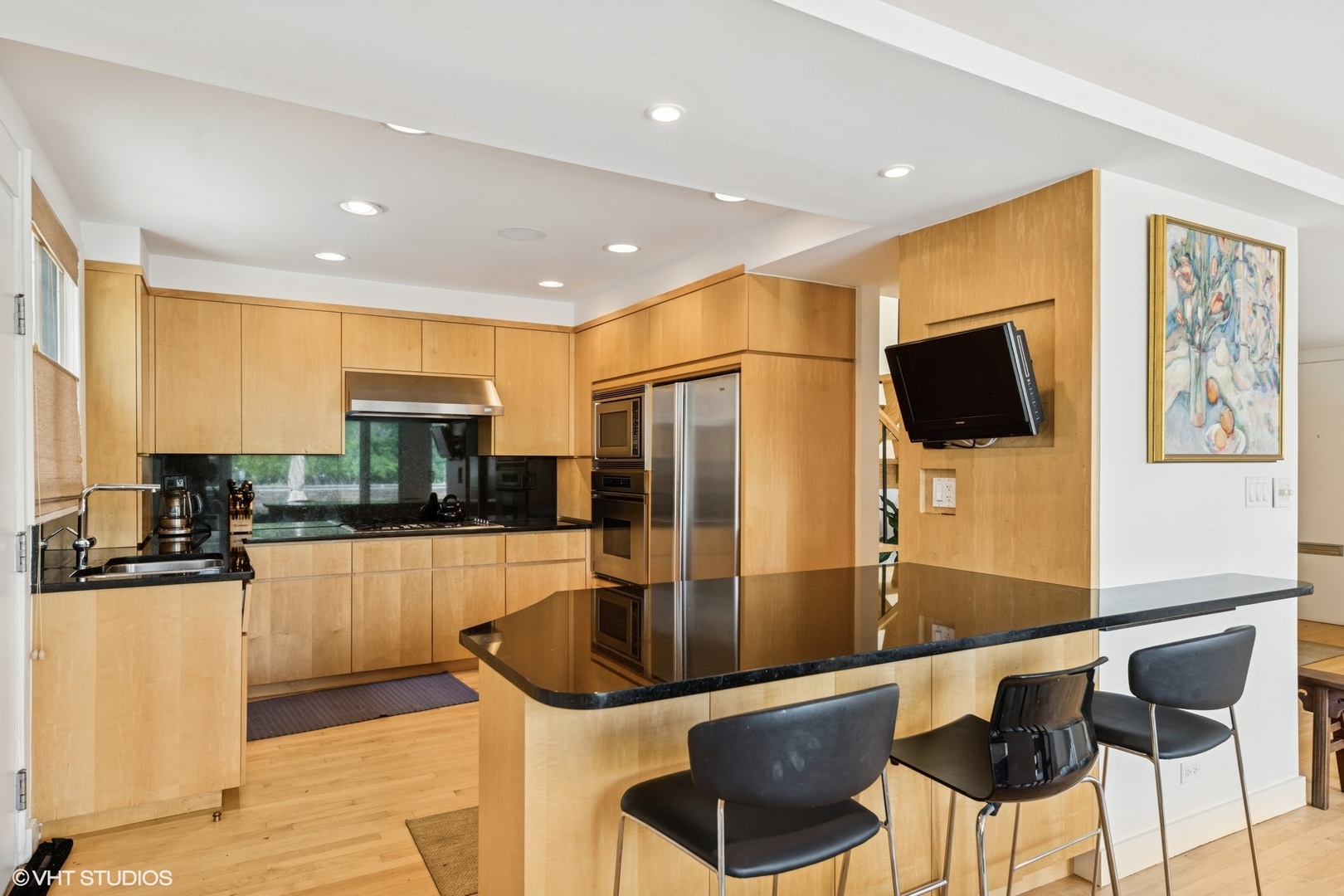 58 W Schiller Street