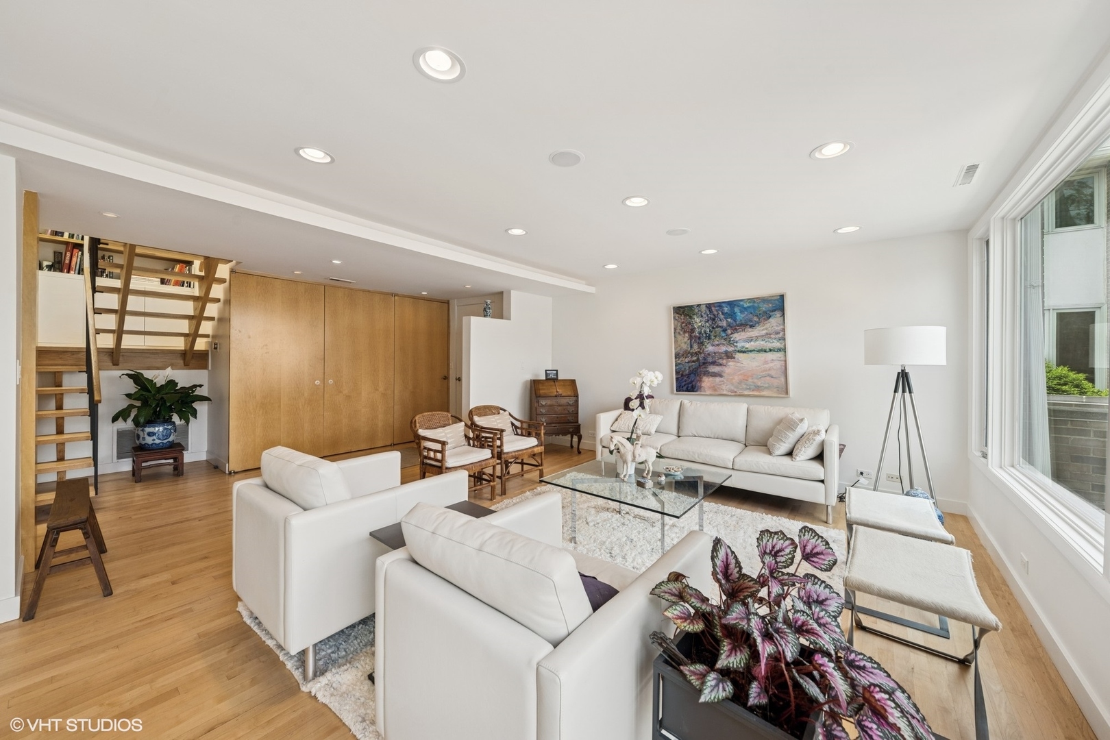 58 W Schiller Street