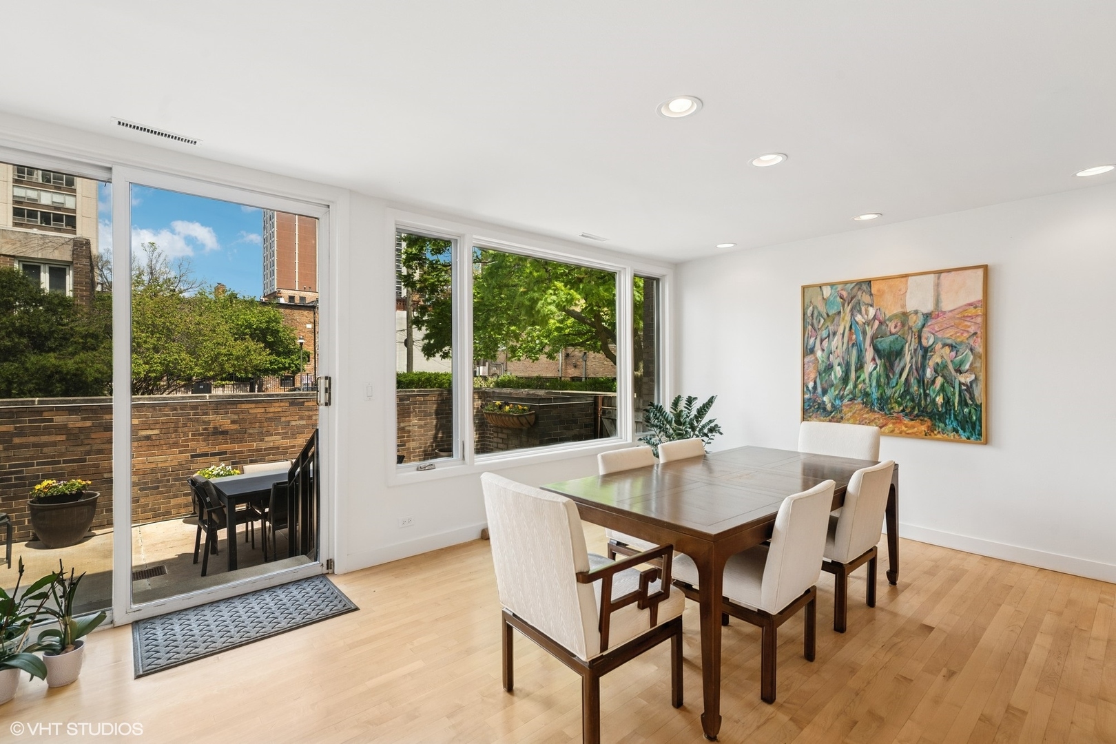 58 W Schiller Street